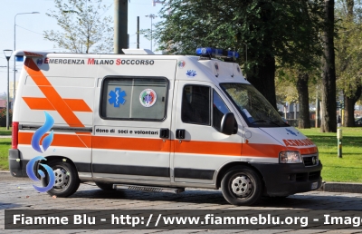 Fiat Ducato III serie
Emergenza Milano Soccorso
Parole chiave: Lombardia (MI) Ambulanza Fiat Ducato_IIIserie