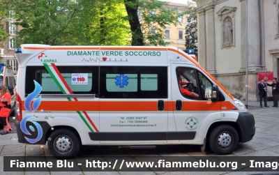 Fiat Ducato X250
Diamante Verde Soccorso Onlus Trivolzio PV
 M 06
Fraternità della strada 2015
Parole chiave: Lombardia (PV) Ambulanza Fiat ducato_X250