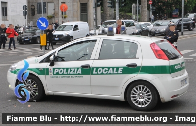 Fiat Grande Punto
Polizia Locale Cernusco sul Naviglio MI
 POLIZIA LOCALE YA194AH
 25 Aprile 2015
Parole chiave: Fiat Grande_Punto POLIZIALOCALEYA194AH