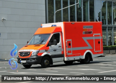 Mercedes-Benz Sprinter III serie Restyle
Bundesrepublik Deutschland - Germany - Germania
Feuerwehr Koln
Parole chiave: Mercedes-Benz Sprinter_IIIserie_Restyle Ambulanza Ambulance