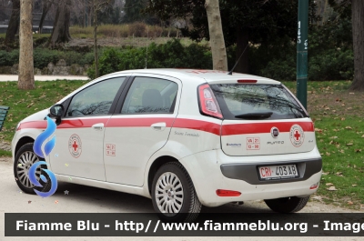 Fiat Punto Evo
Croce Rossa Italiana
 Comitato locale di Saronno VA
 CRI 403AB
Parole chiave: Lombardia (VA) Servizi_sociali Fiat Punto_Evo Stramilano_2013 CRI403AB