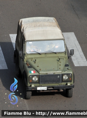 Land Rover Defender 90
Esercito Italiano
EI AJ098

