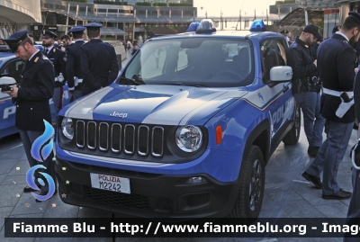 Jeep Renegade 
Polizia di Stato
Reparto Prevenzione Crimine
Decorazione grafica Artlantis
POLIZIA M2242
