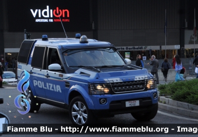 Land Rover Discovery 4
Polizia di Stato
Reparto Mobile
allestimento Marazzi
decorazione grafica Artlantis
POLIZIA M0181
