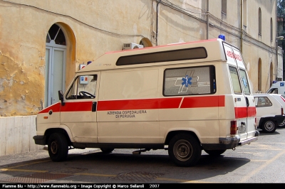 Fiat Ducato I serie
Azienda Ospedaliera di Perugia
Parole chiave: Umbria (PG) Ambulanza Fiat_Ducato_Iserie