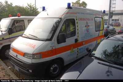 Fiat Ducato II serie
Misericordia di Salerno
Parole chiave: Campania SA Ambulanza