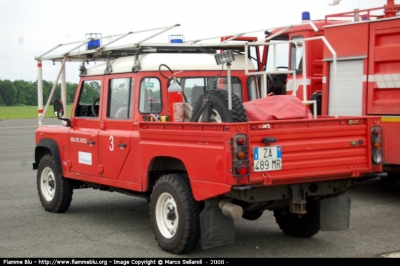Land Rover Defender 130
Servizio Antincendio
Stabilimento Alenia Finmeccanica
di Torino
Parole chiave: Land-Rover Defender_130