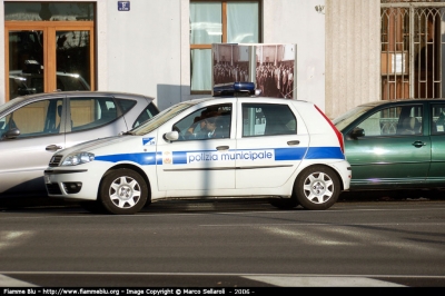 Fiat Punto III serie
Polizia Municipale Trieste
Parole chiave: Friuli_Venezia_Giulia (TS) Polizia_Locale Fiat_Punto_IIIserie