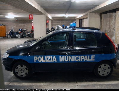 Fiat Punto III serie
Polizia Municipale Assisi (PG)
Parole chiave: Fiat Punto_IIIserie