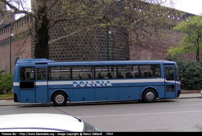 Iveco 370
Polizia di Stato
Parole chiave: Lombardia MI Autobus