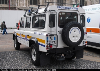 Land Rover Defender 110
Protezione Civile Comunale Buccinasco MI
Parole chiave: Lombardia (MI) Protezione_Civile  Fuoristrada