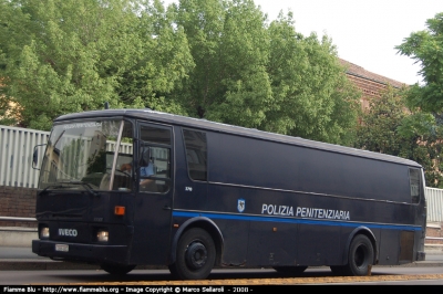Iveco 370
Polizia Penitenziaria
Autobus da 55 Posti per il Trasporto di Detenuti
POLIZIA PENITENZIARIA 255 AD

Parole chiave: Iveco 370 PoliziaPenitenziaria255AD