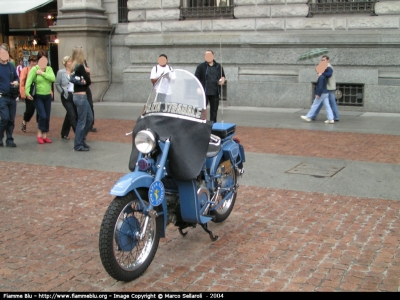 Moto Guzzi Falcone
Polizia di Stato
Polizia Stradale
Parole chiave: Polizia Mezzi storici