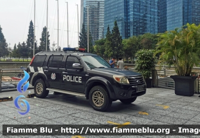 Ford ?
Republic of Singapore - Republik Singapura - 新加坡共和国
Singapore Police Force - Polis Repablik Singapura
