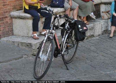 Bicicletta
Polizia Municipale Siena
Parole chiave: Toscana (SI) Polizia_Locale