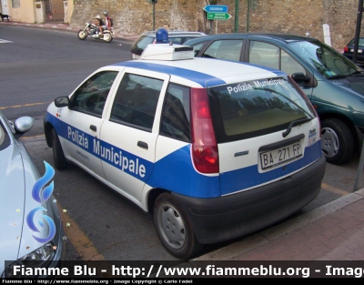 Fiat Punto I serie
Polizia Municipale Ospedaletti IM
Parole chiave: Liguria Fiat Punto_Iserie Polizia_locale Ospedaletti (IM)