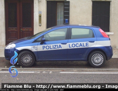 Fiat Grande Punto
Polizia Locale
Servizio Associato Cimadolmo, Ormelle, San Polo di Piave (TV)
Parole chiave: Fiat Grande_Punto