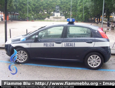 Fiat Grande Punto
Polizia Locale
Martellago (VE)
Allestita Focaccia
Parole chiave: Fiat Grande_Punto polizia_locale martellago venezia