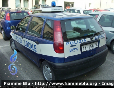 Fiat Punto I serie
Polizia Locale
Mareno di Piave (TV)
livrea aggiornata Polizia Locale
Parole chiave: Fiat Punto_Iserie