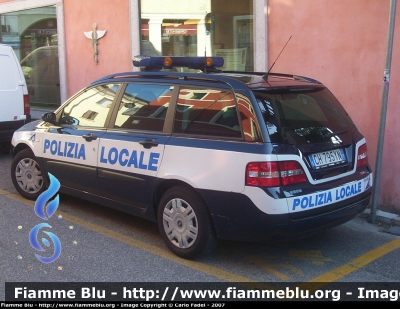 Fiat Stilo Multiwagon I serie
Polizia Locale
Motta di Livenza (TV)
livrea aggiornata Polizia Locale
Parole chiave: Fiat Stilo Wagon Polizia Municipale Veneto Motta Livenza