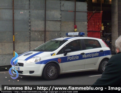 Fiat Grande Punto
Polizia Municipale Parma
Sigla Veicolo: 09
Allestimento Bertazzoni
Parole chiave: Emilia_Romagna (PR) Polizia_Locale Fiat Grande_Punto