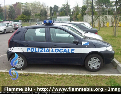 Fiat Punto III serie
PL San Giovanni Lupatoto (VR)
Parole chiave: Fiat Punto_IIIserie PL San_Giovanni_Lupatoto VR Veneto