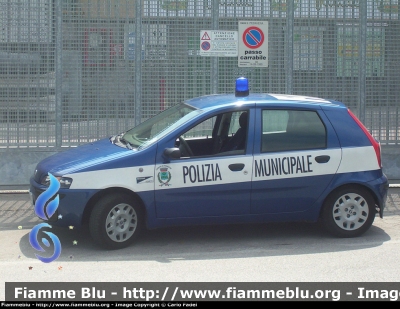 Fiat Punto II serie
Polizia Locale
Pedavena (BL)
Parole chiave: Fiat Punto_IIserie Polizia_Municipale Pedavena Belluno