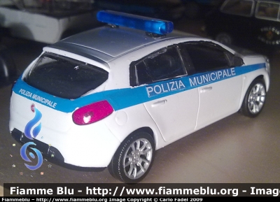 Fiat Nuova Bravo
Polizia Municipale Pesaro
base Norev
modello scala 1:43
Parole chiave: Fiat Nuova_Bravo PM_Pesaro