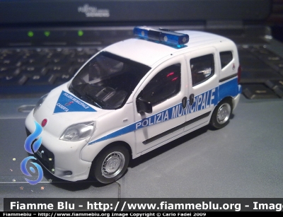 Fiat Qubo
Polizia Municipale Caserta
base Mondomotors
modello scala 1:43
Parole chiave: Fiat Qubo PM_Caserta