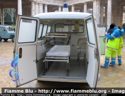 Fiat 238 I serie
Misericordia di Celle sul Rigo (SI)
Ambulanza dismessa e successivamente restaurata dal Gruppo Ambulanze d'Epoca di Montemurlo (PO)
Visuale interna
Parole chiave: Fiat 238_Iserie Ambulanza