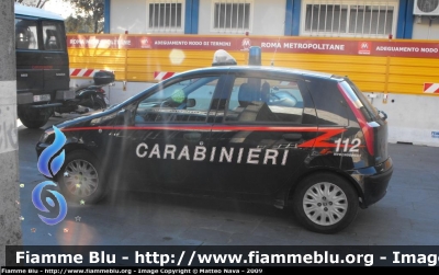 Fiat Punto II serie
Carabinieri
notare i copricerchi anomali
Parole chiave: Fiat Punto_IIserie Carabinieri 