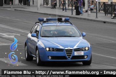 Alfa Romeo 159 Sportwagon
Polizia di Stato
Polizia Stradale
Polizia F9314
Parole chiave: Alfa_Romeo 159_Sportwagon PoliziaF9314