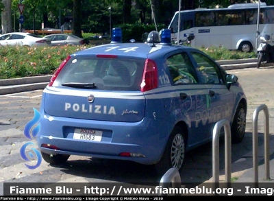 Fiat Grande Punto
Polizia di Stato
Polizia H1683
Autovettura con antenna supplementare
Parole chiave: Fiat_Grande_Punto Polizia_H1638