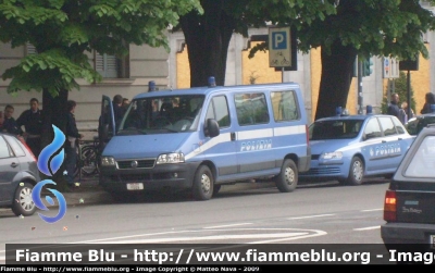 Fiat Ducato III serie
Polizia di Stato
Polizia F0129
Parole chiave: Fiat Ducato_IIIserie PoliziaF0129