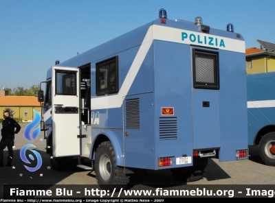 Iveco EuroCargo 4x4 II serie
Polizia di Stato
Reparto Mobile di Milano
Polizia F7766
Parole chiave: Iveco EuroCargo_4x4_IIserie PoliziaF7766