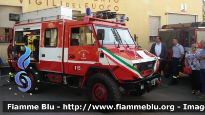 Iveco VM90
Vigili del Fuoco
Comando Provinciale di Arezzo
Distaccamento Volontario di Pratovecchio
Parole chiave: Iveco VM90