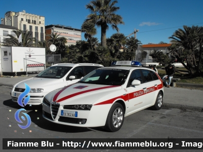 Alfa Romeo 159 Sportwagon
Polizia Municipale Viareggio
POLIZIA LOCALE YA 902 AA
Parole chiave: Alfa-Romeo 159_Sportwagon POLIZIALOCALEYA902AA