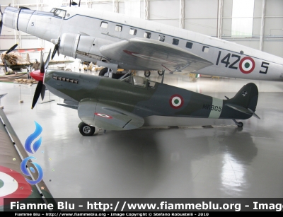 Supermarine Spitfire Mk IX
Aeronautica Militare Italiana
Museo Storico
Vigna di Valle (Rm)
Parole chiave: Supermarine Spitfire_MkIX