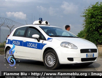 Fiat Grande Punto
Polizia Locale
Frosinone
POLIZIA LOCALE YA 037 AC
• veicolo con sistema LoJack •
Parole chiave: Fiat Grande_Punto POLIZIALOCALEYA037AC 50_anni_72°_stormo
