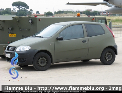 Fiat Punto Van III serie
Aeronautica Militare Italiana
14° Stormo
AM CH 993
Parole chiave: Fiat Punto_Van_IIIserie aeronautica_militare AMCH993 14°_Stormo_Pratica_Mare_Roma
