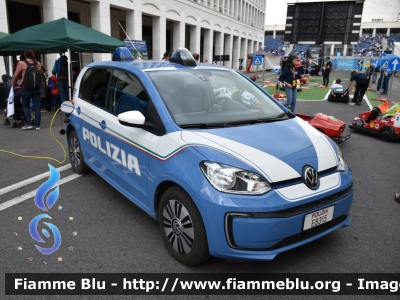 Volkswagen e-up!
Polizia di Stato
Lotto di 4 esemplari in dotazione alla
Questura di Roma
POLIZIA E8315
Parole chiave: Volkswagen e-up! POLIZIAE8315 Formula_E_Roma_2019