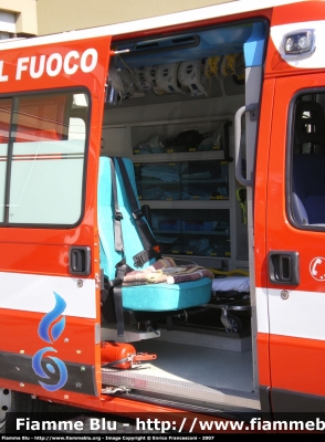 Fiat Ducato III serie
Vigili del Fuoco
Comando Provinciale di 
Pesaro-Urbino
Ambulanza in servizio 118
Allestimento Aricar
VF 24142
-particolare vano sanitario-
Parole chiave: Fiat Ducato_IIIserie VF24142 Aricar