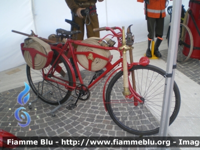 Bicicletta Antincendio
Vigili del Fuoco
Esemplare Storico
Trasporto Manichette
