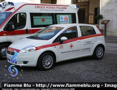 Fiat Grande Punto
CRI servizi socio-assistenziali comitato di Pesaro 
Parole chiave: Fiat Grande_Punto CRI Pesaro CRI395AA