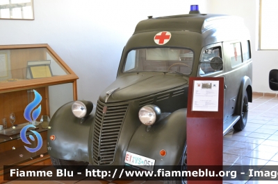 Fiat 1100 BLR
Esercito Italiano
Ambulanza storica esposta al Museo Storico della Motorizzazione Militare-Roma Cecchignola 
Parole chiave: Fiat 1100 BLR Ambulanza