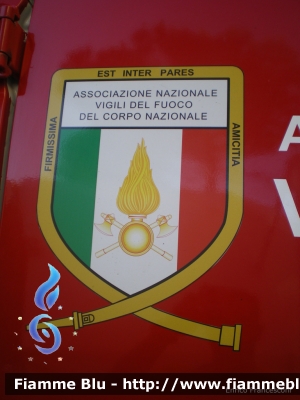 Fiat Ducato X250
Associazione Nazionale Vigili del Fuoco Del Corpo Nazionale
Sezione di Forlì-Cesena
Team di Pompieropoli
Particolare Stemma
Parole chiave: Fiat Ducato_X250 Pompieropoli_2012