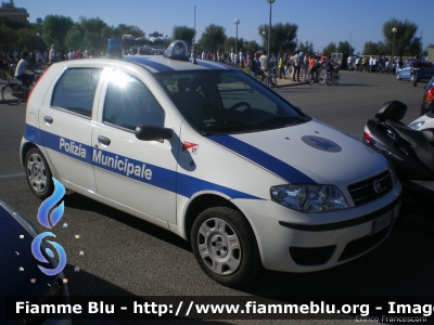Fiat Punto III Serie
Polizia Municipale di Rimini
Parole chiave: Fiat Punto_IIIserie Rimini_Air_Show_2012