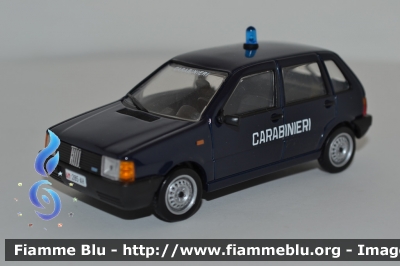 Fiat Uno I Serie
Carabinieri
Polizia Militare c/o Aeronautica Militare
Modellino in scala 1/43
Parole chiave: Fiat Uno Carabinieri