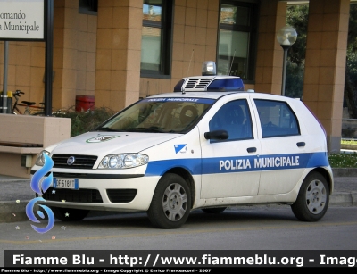 Fiat Punto III serie
Polizia Municipale Pesaro
2° Variante
Parole chiave: Fiat Punto III serie Polizia Municipale Pesaro 