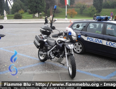 Bmw F650GS II serie
Polizia Locale
Castelfranco Veneto (TV)
Parole chiave: Bmw F650GS_IIserie Divise_In_Piazza_Castelfranco_Veneto_2010